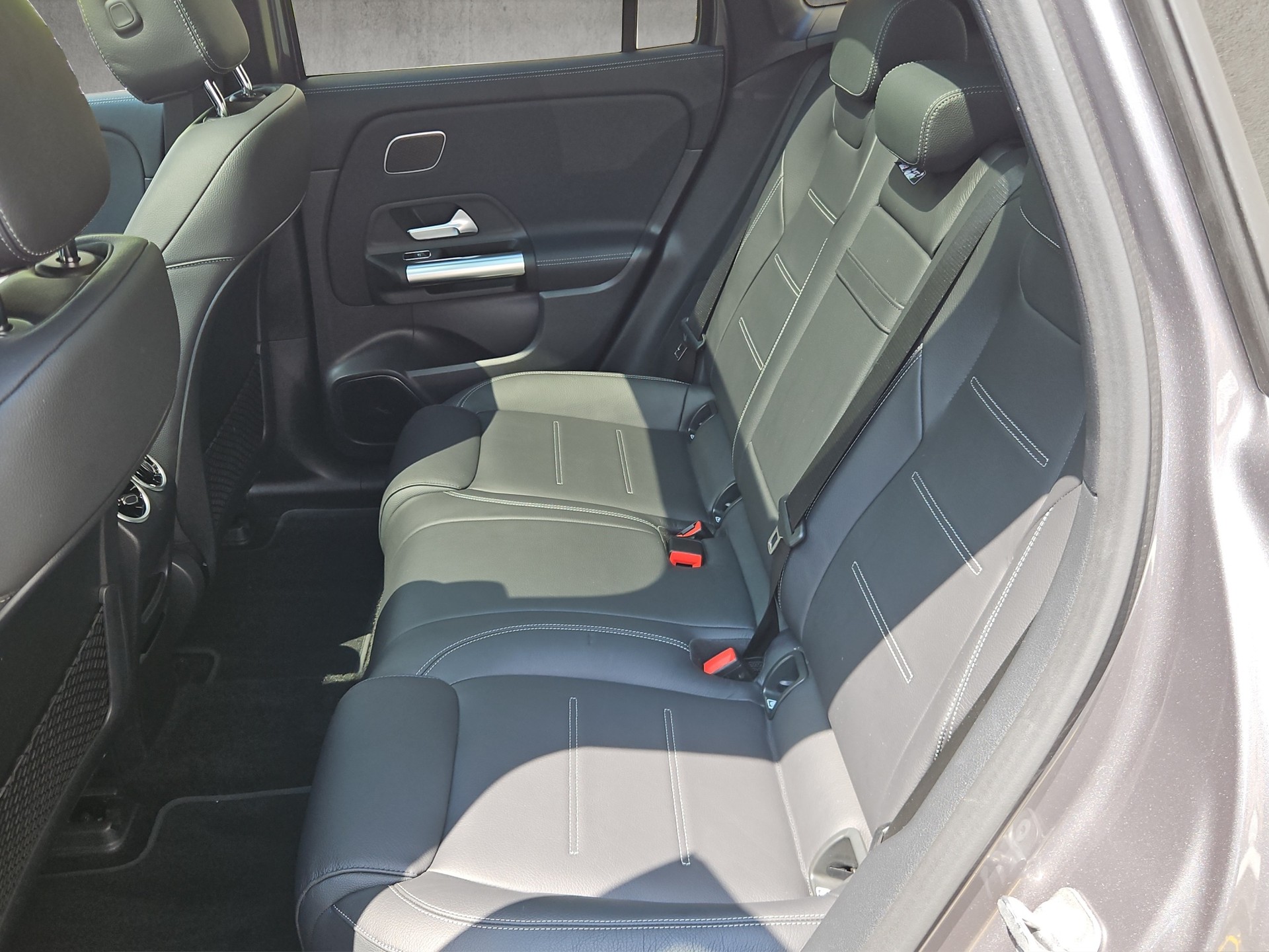 MERCEDES-BENZ EQA 350 Swiss Star AMG Line 4matic - 11