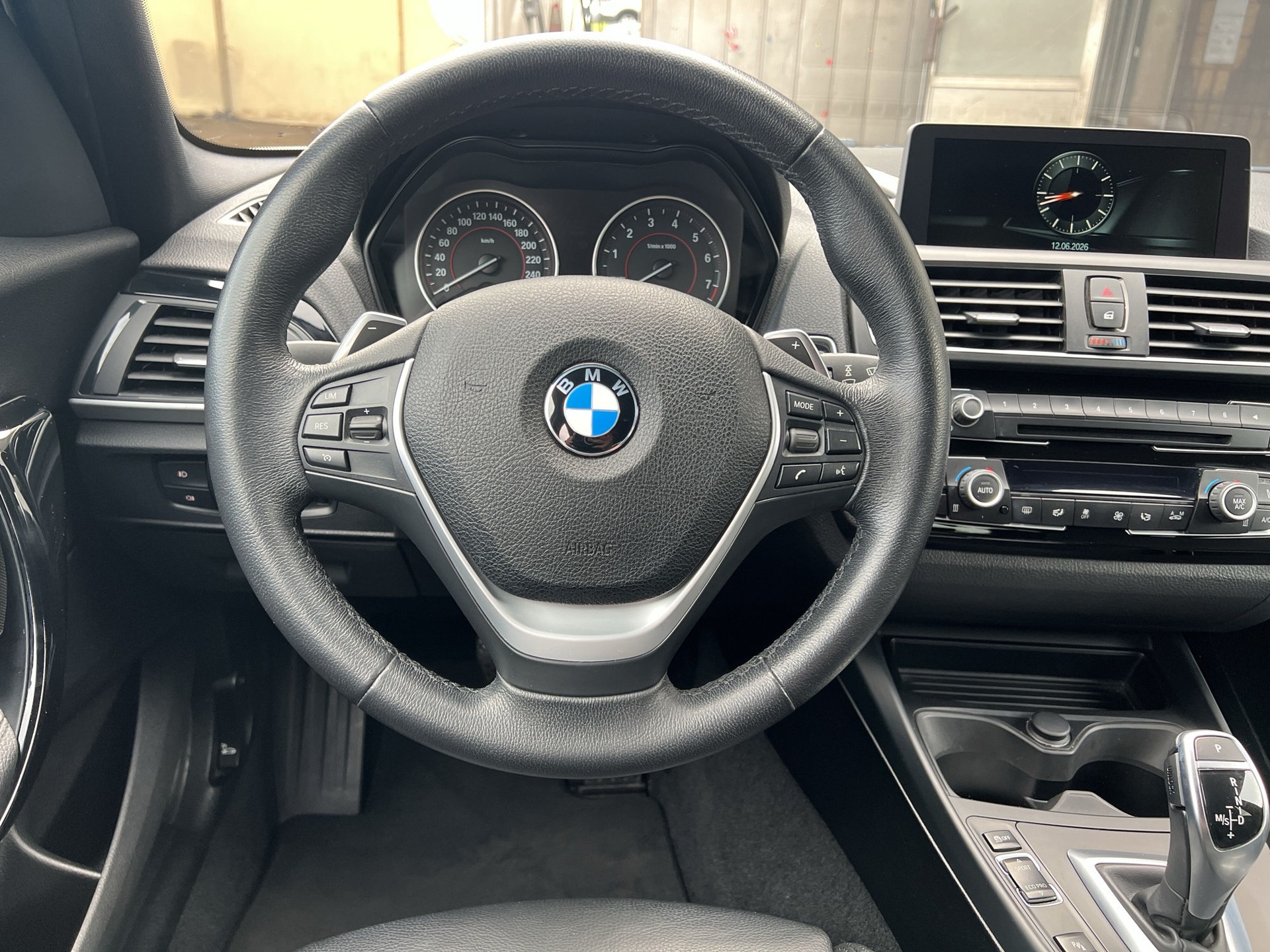 BMW 120i Sport Line Steptronic - 12
