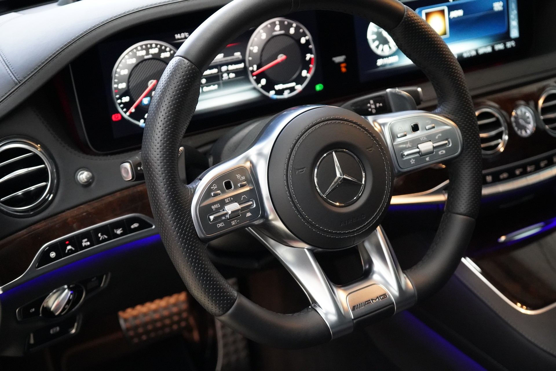 MERCEDES-BENZ S 63 AMG L 4Matic+ 9G-Tronic / Luxus ohne Ende ** - 13