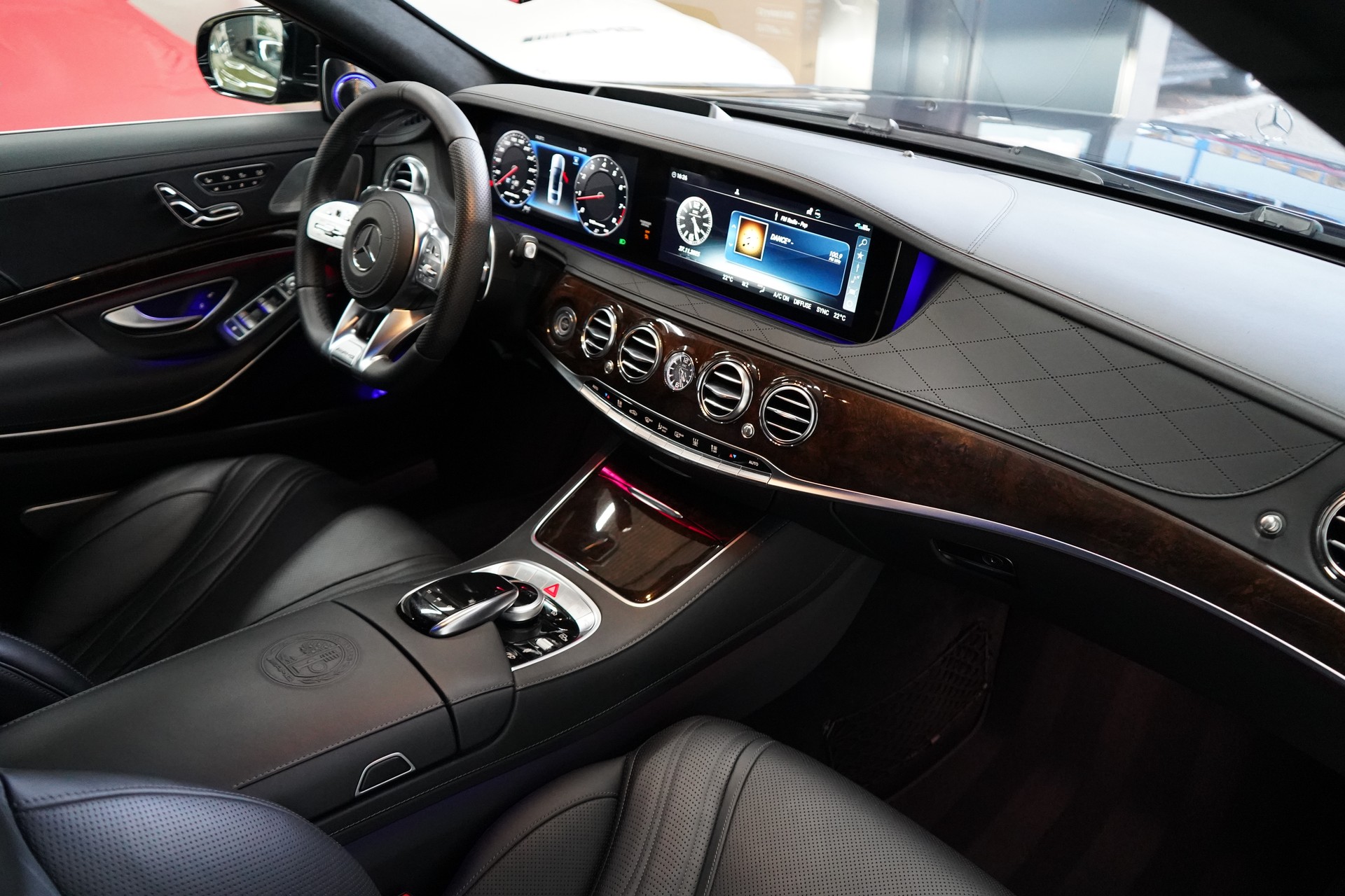 MERCEDES-BENZ S 63 AMG L 4Matic+ 9G-Tronic / Luxus ohne Ende ** - 25