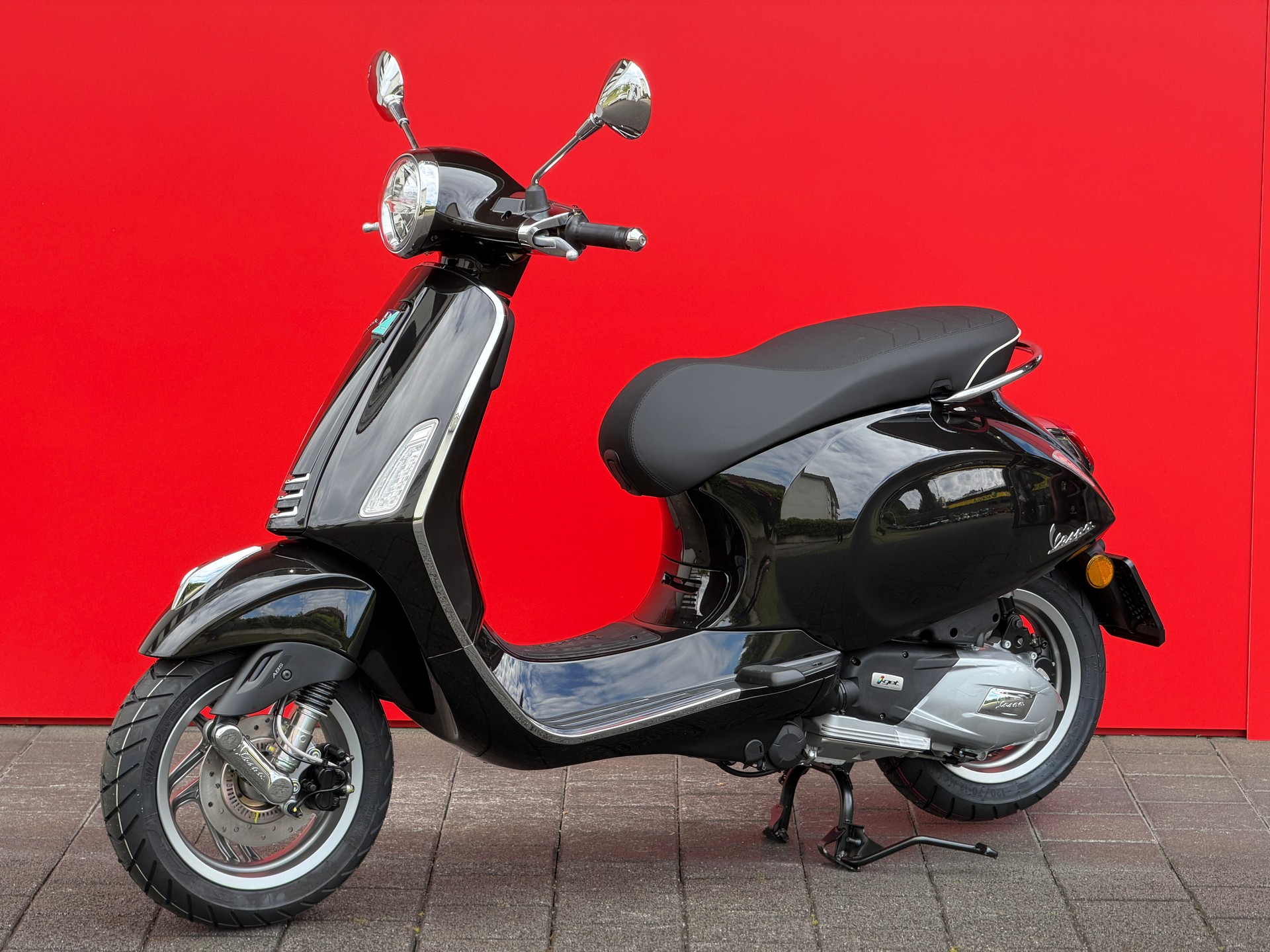 PIAGGIO Vespa 125 Primavera MY26 - 14