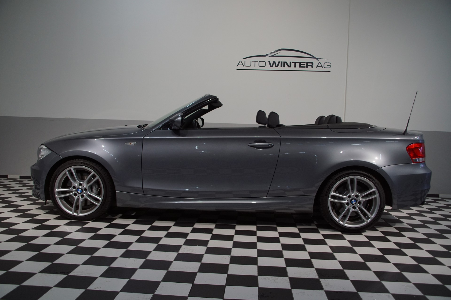 BMW 135i Cabrio DSG - 11