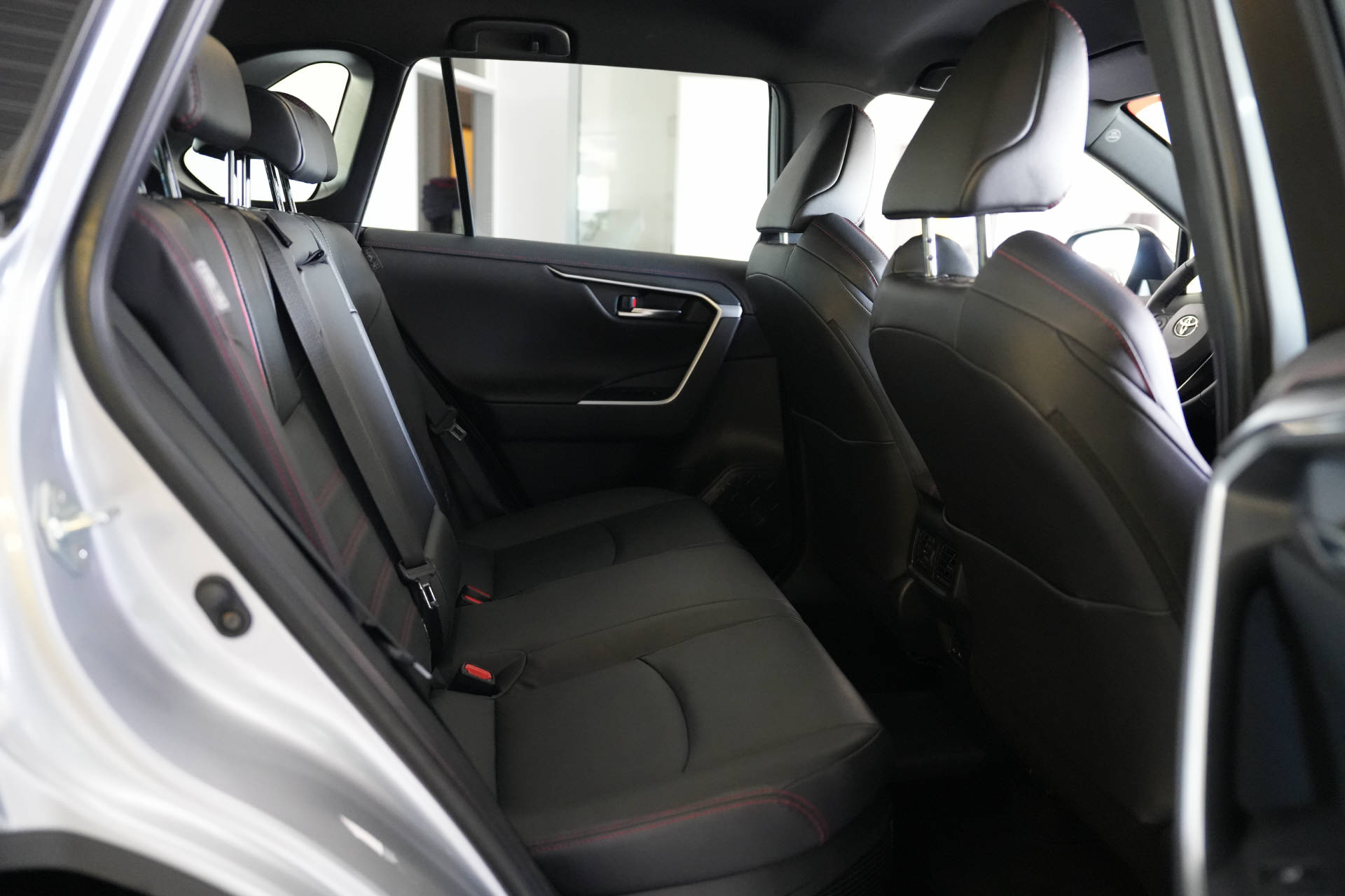 TOYOTA RAV-4 2.5 Plug-In-Hybrid Platinum - 6