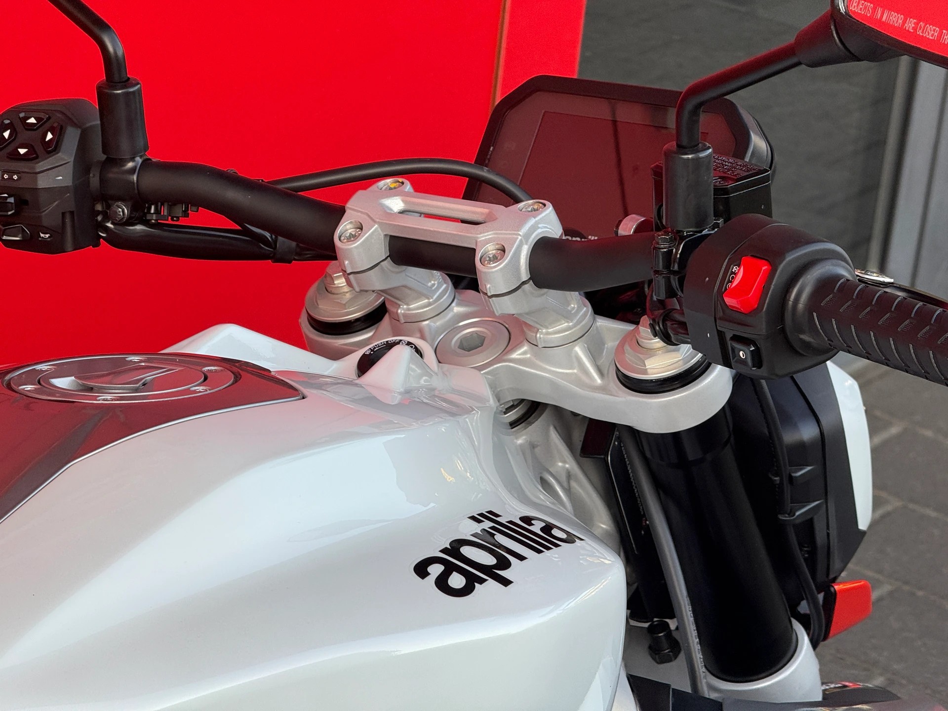 APRILIA Tuono 457 - 9