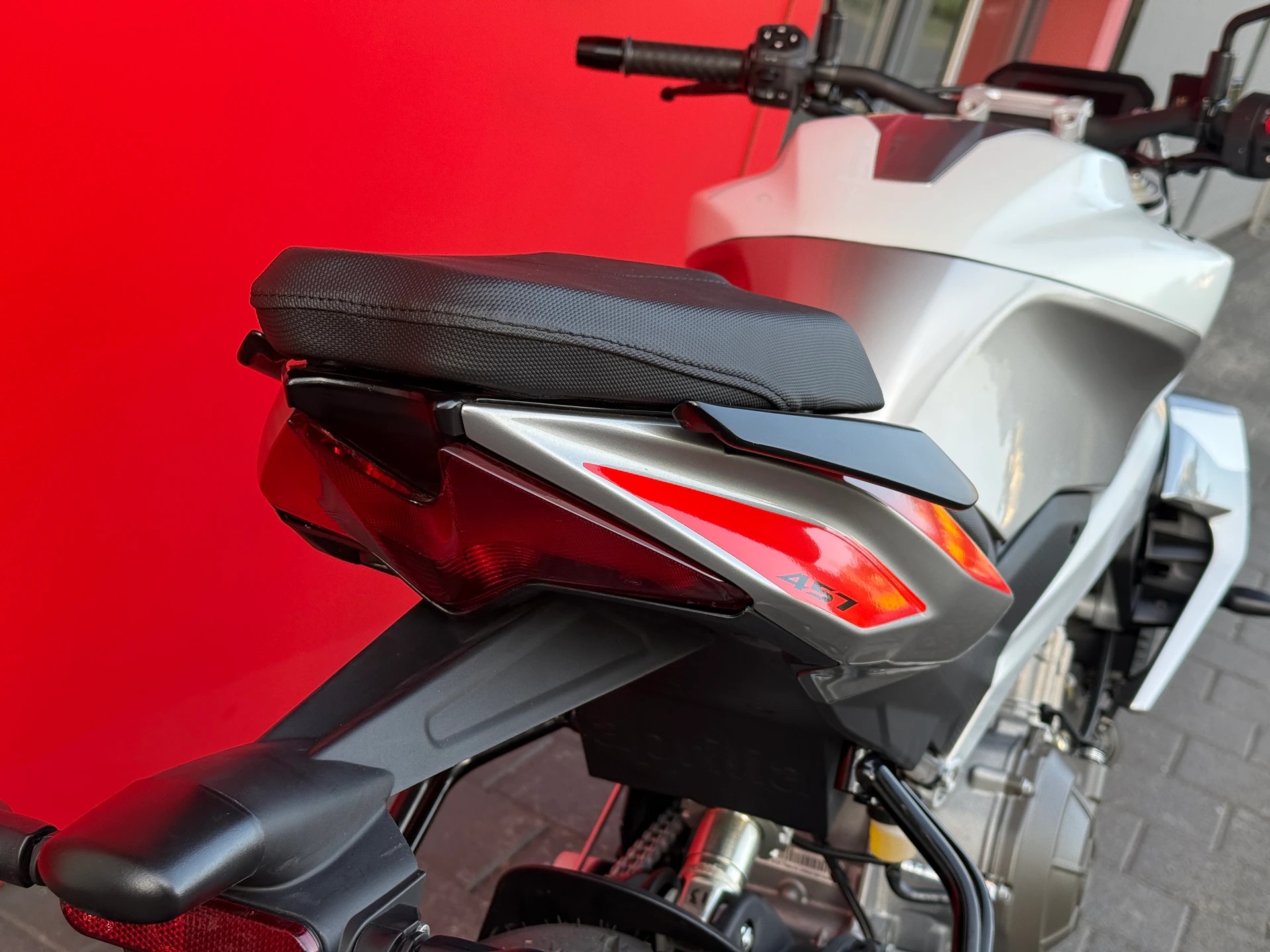 APRILIA Tuono 457 - 13