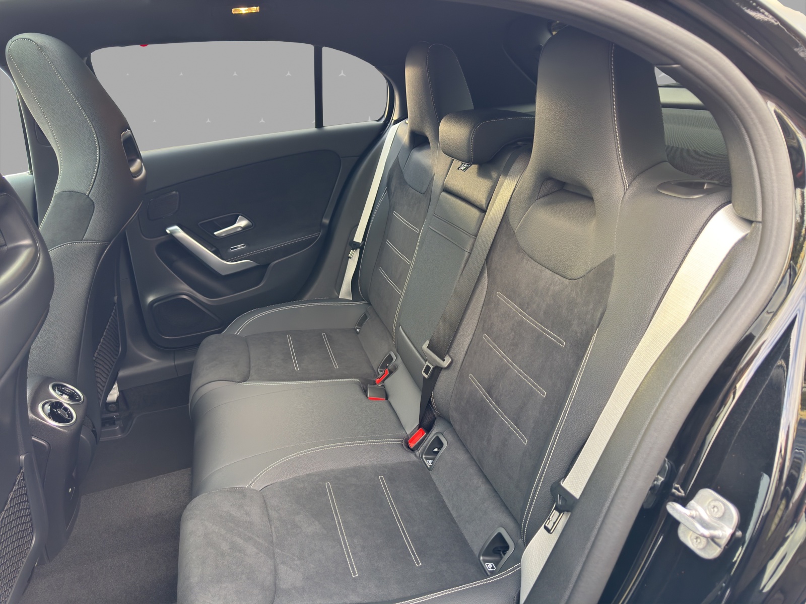 MERCEDES-BENZ A 250 4Matic 8G-DCT - 16