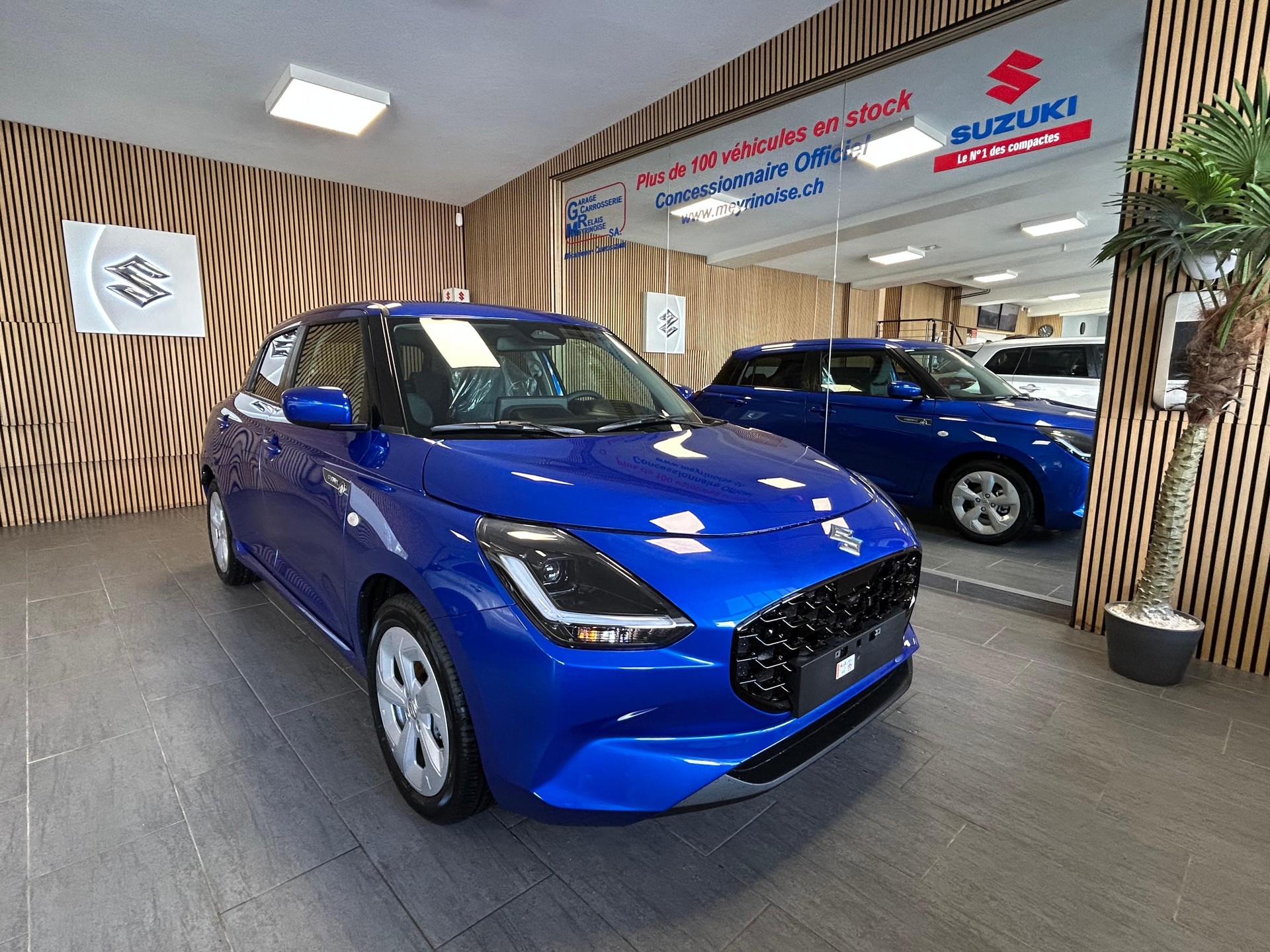 SUZUKI Swift 1.2 Sakura Hybrid - 2