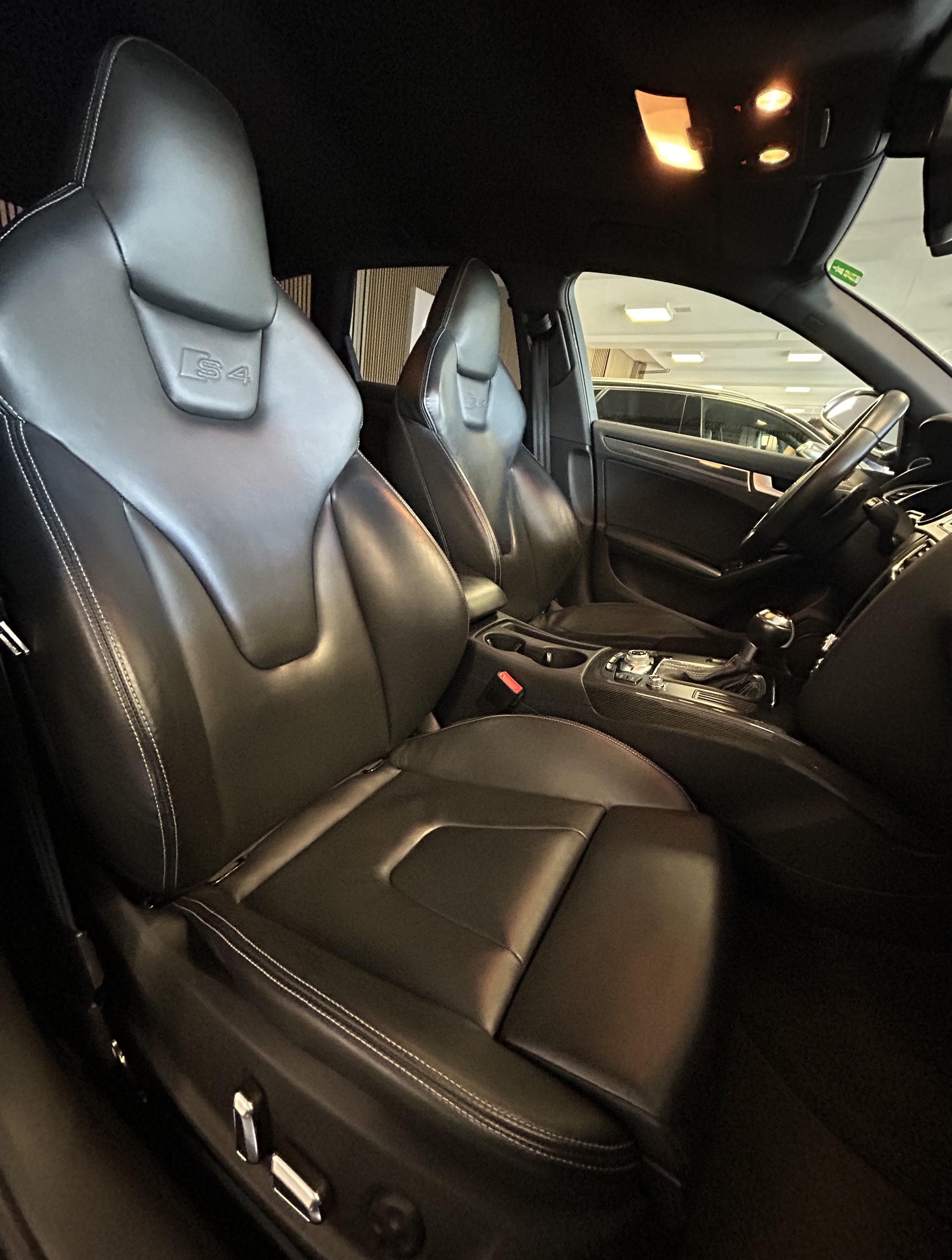 AUDI S4 Avant 3.0 V6 TFSI quattro S-Tronic - 13