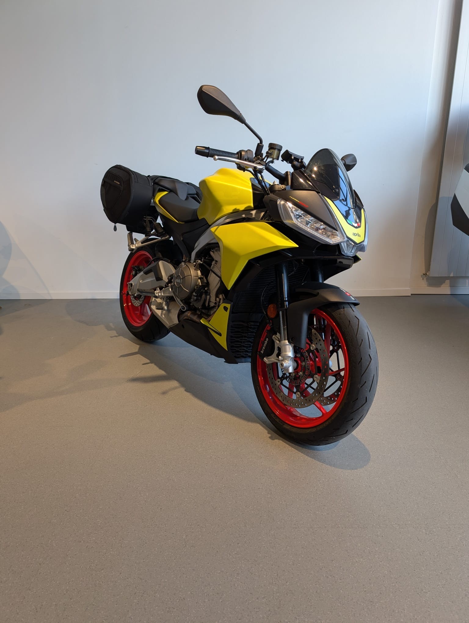 APRILIA Tuono 660