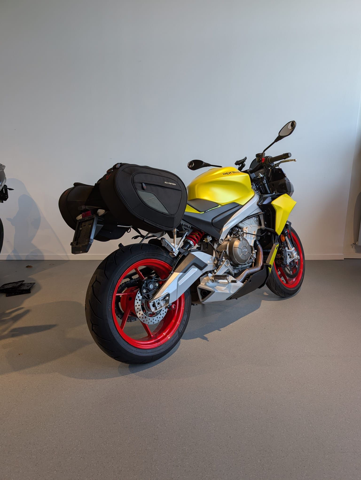 APRILIA Tuono 660 - 3