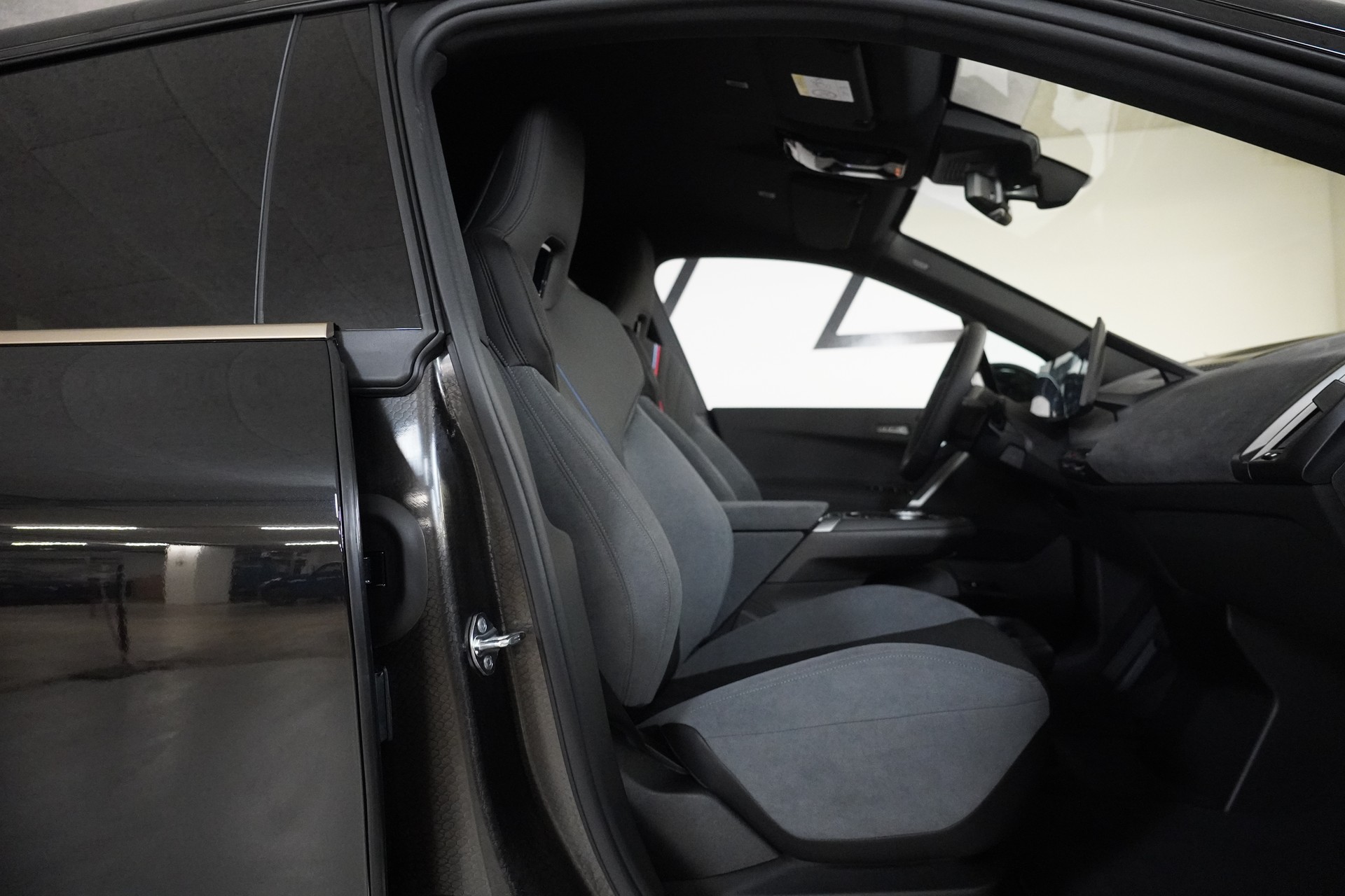 BMW iX xDrive60 M Sport - 14