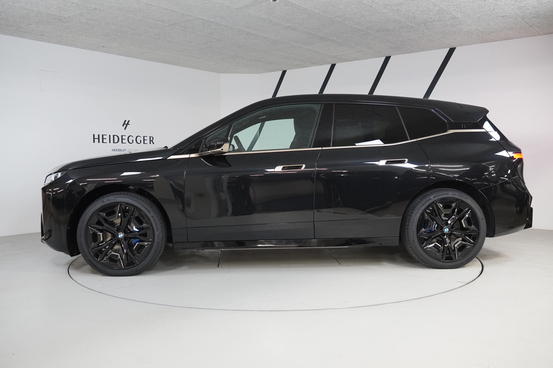 BMW iX xDrive60 M Sport - 4