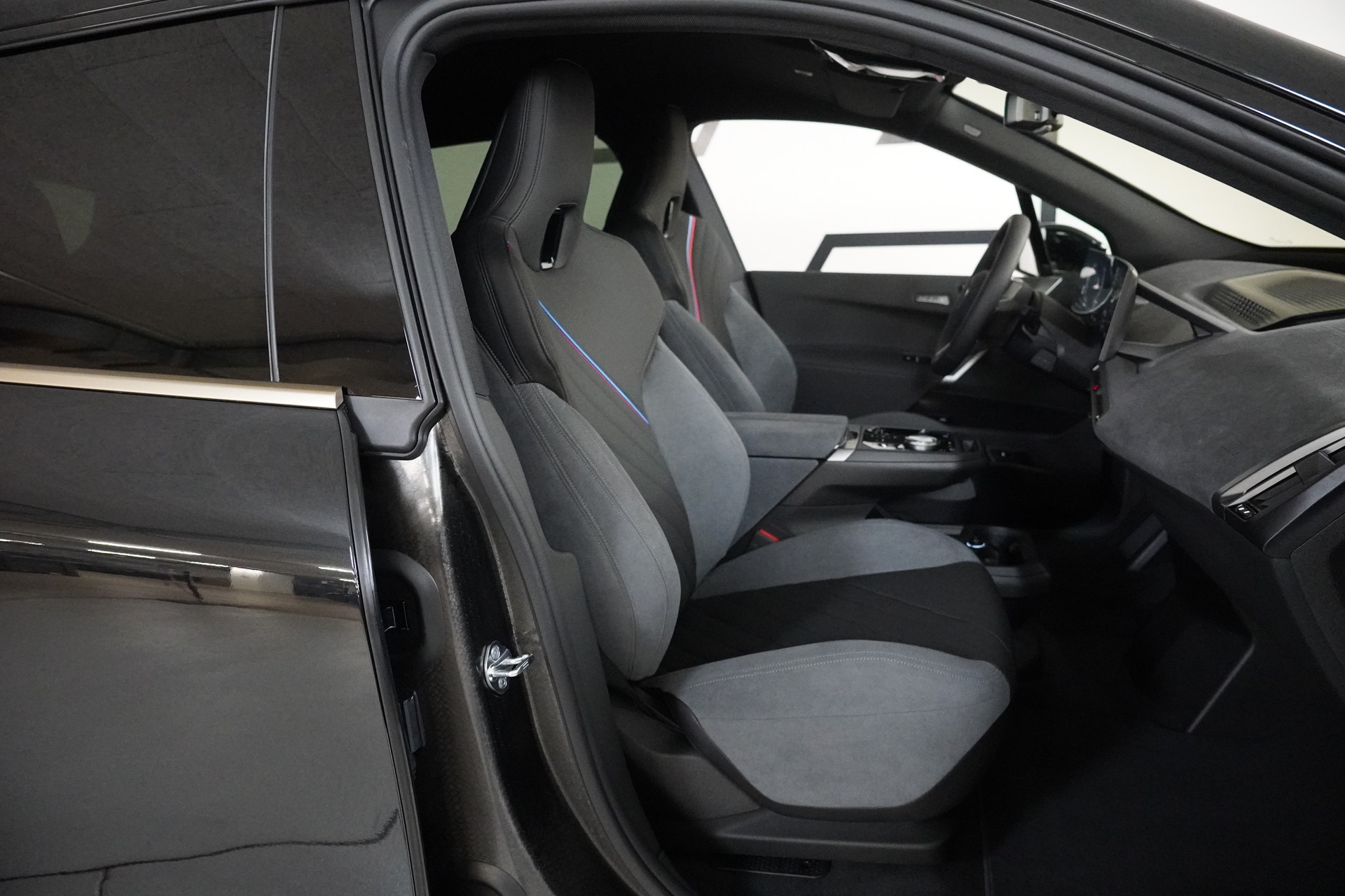 BMW iX xDrive60 M Sport - 15