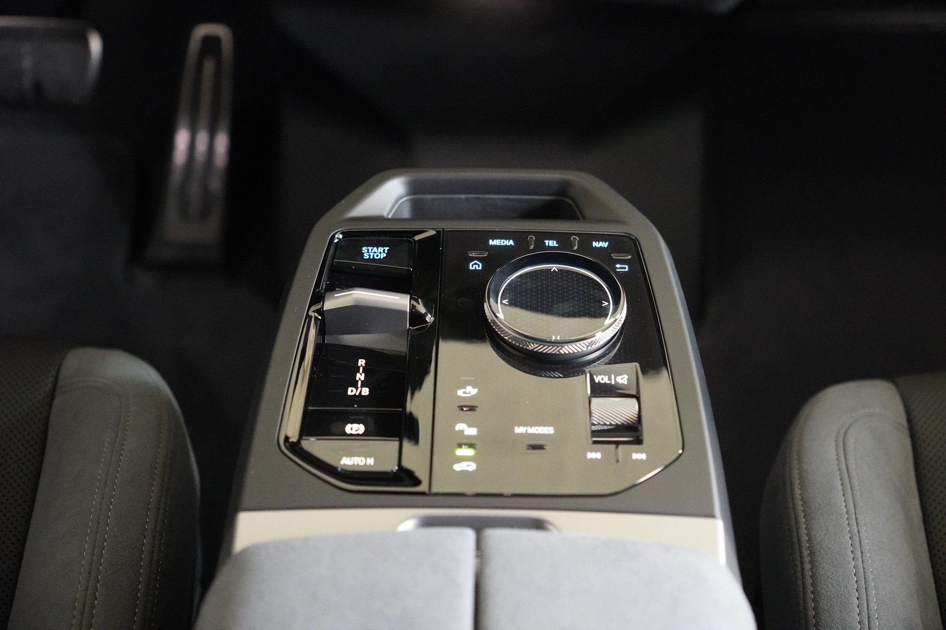 BMW iX xDrive60 M Sport - 21