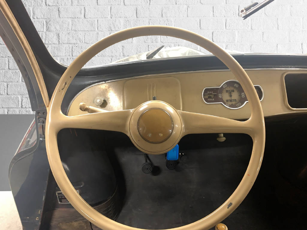 RENAULT 4 CV R 1060 - 7