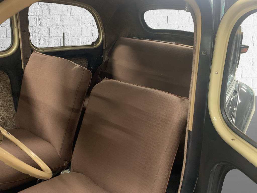 RENAULT 4 CV R 1060 - 8