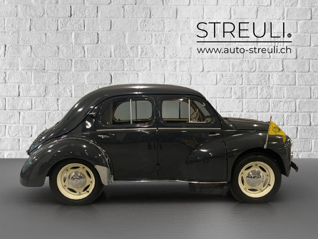 RENAULT 4 CV R 1060 - 3