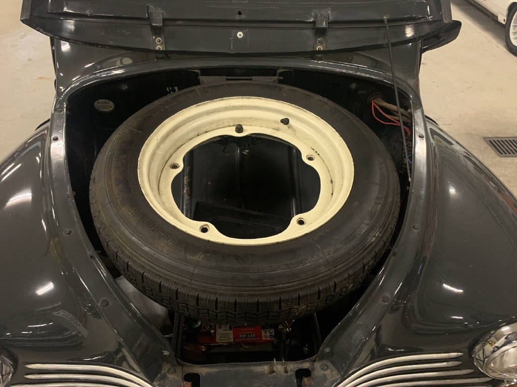 RENAULT 4 CV R 1060 - 15