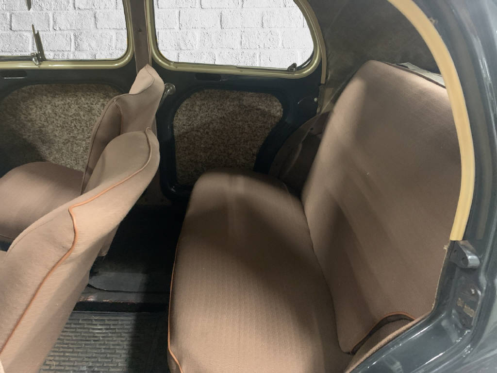 RENAULT 4 CV R 1060 - 11