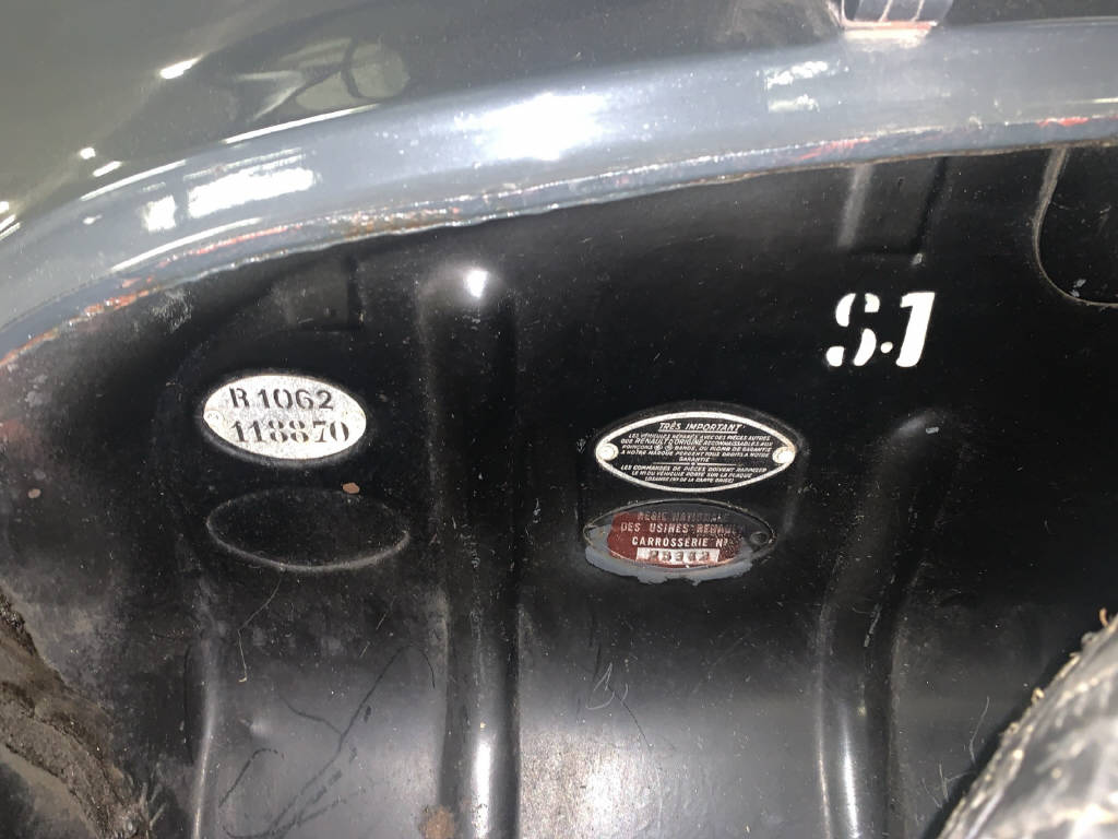 RENAULT 4 CV R 1060 - 13