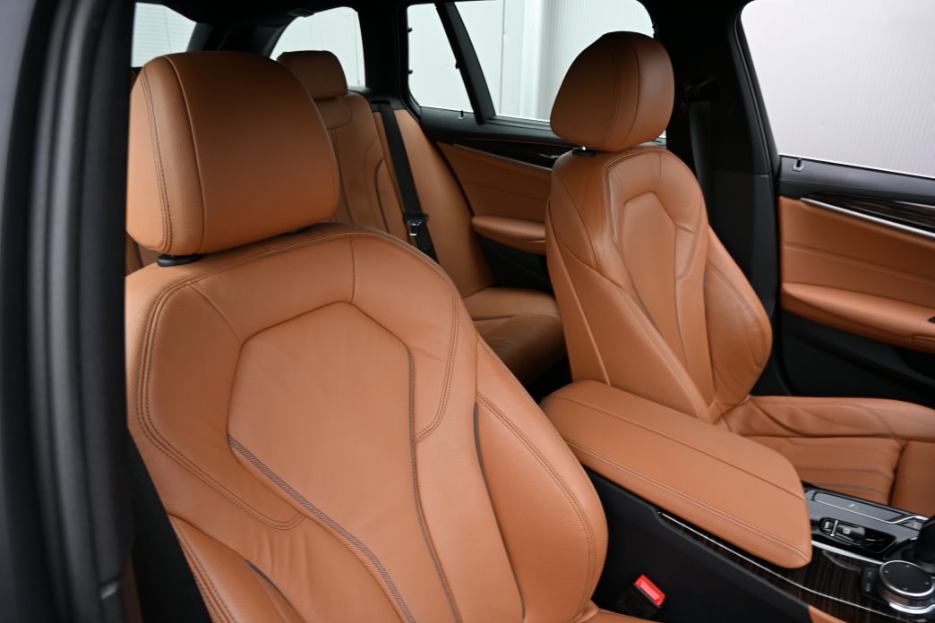 BMW 520d 48V Touring Luxury Line M-Pack Steptronic Facelift - 6