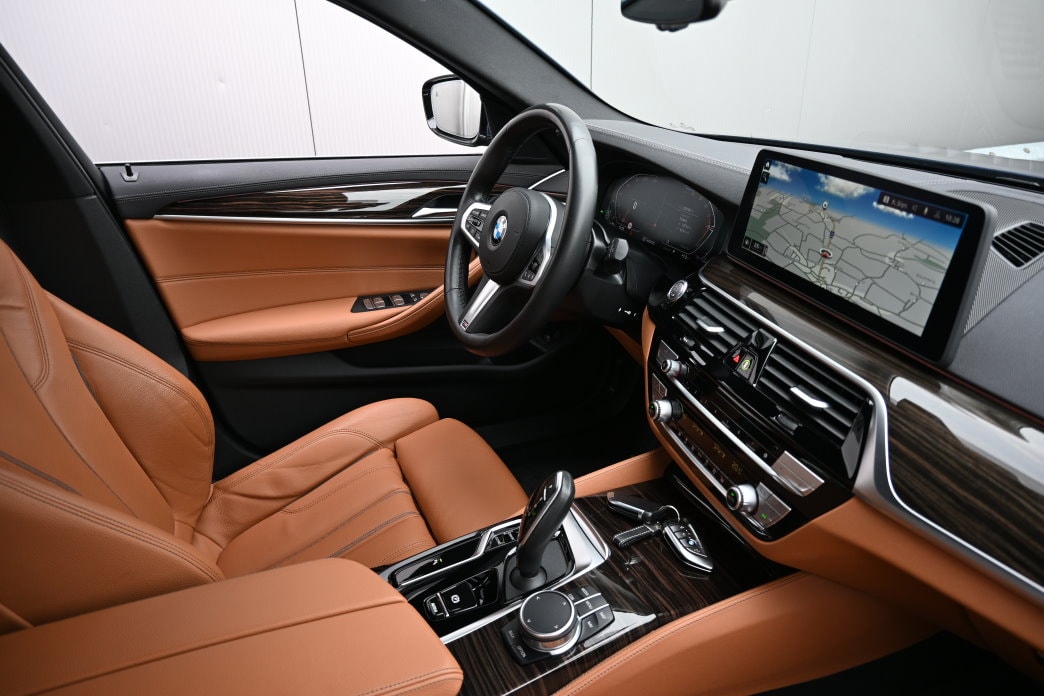 BMW 520d 48V Touring Luxury Line M-Pack Steptronic Facelift - 7