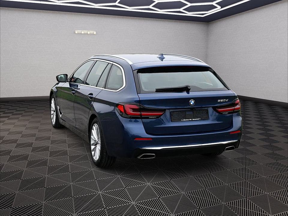 BMW 520d 48V Touring Luxury Line M-Pack Steptronic Facelift - 4