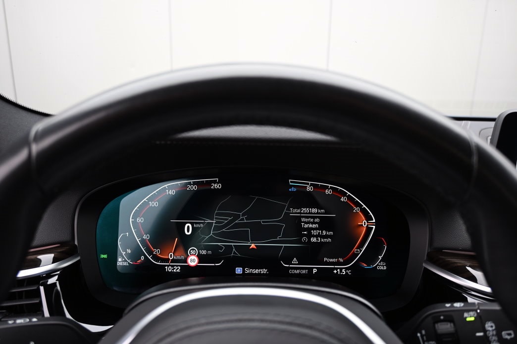 BMW 520d 48V Touring Luxury Line M-Pack Steptronic Facelift - 11