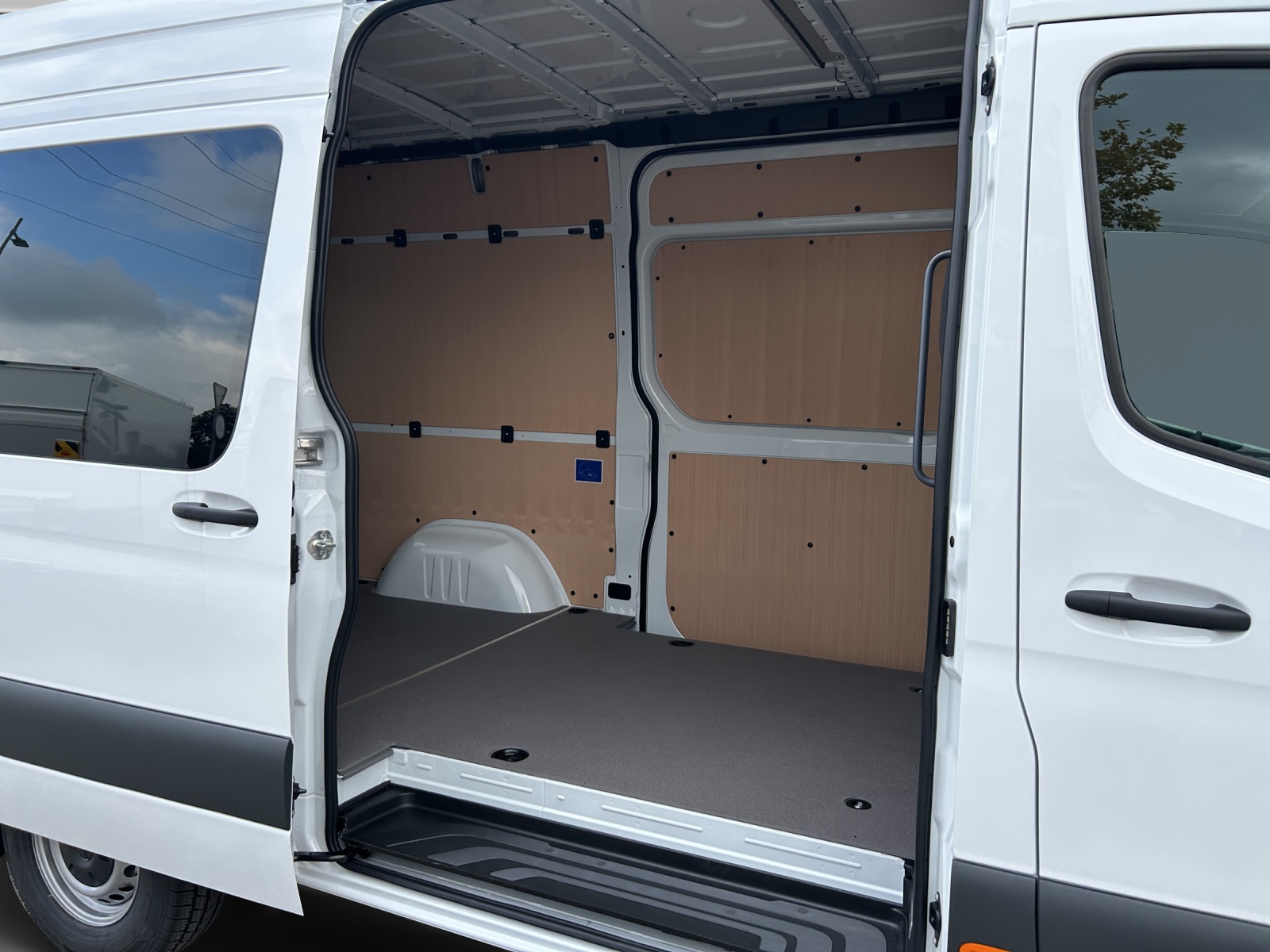 MERCEDES-BENZ eSprinter 420 81kWh Standard Hoch Pro - 11