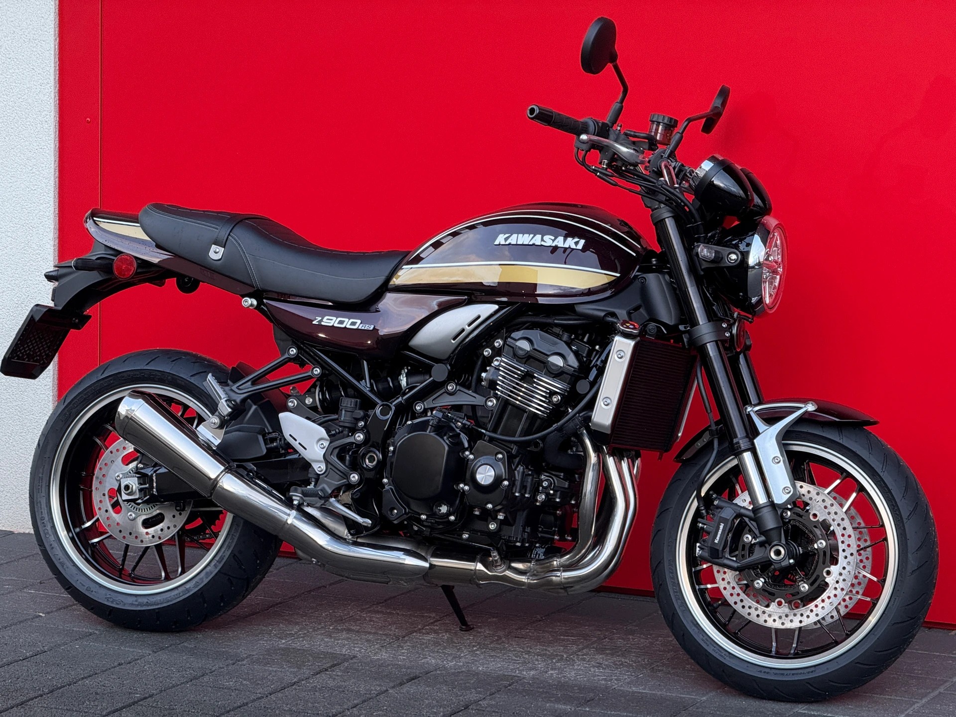 KAWASAKI Z 900 RS - 11