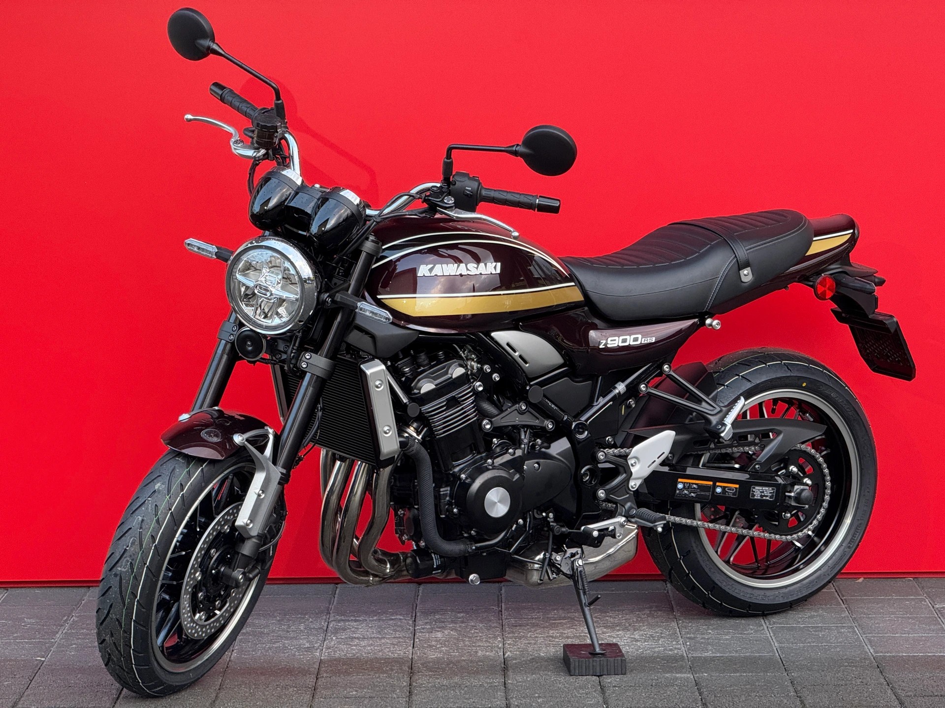 KAWASAKI Z 900 RS - 3