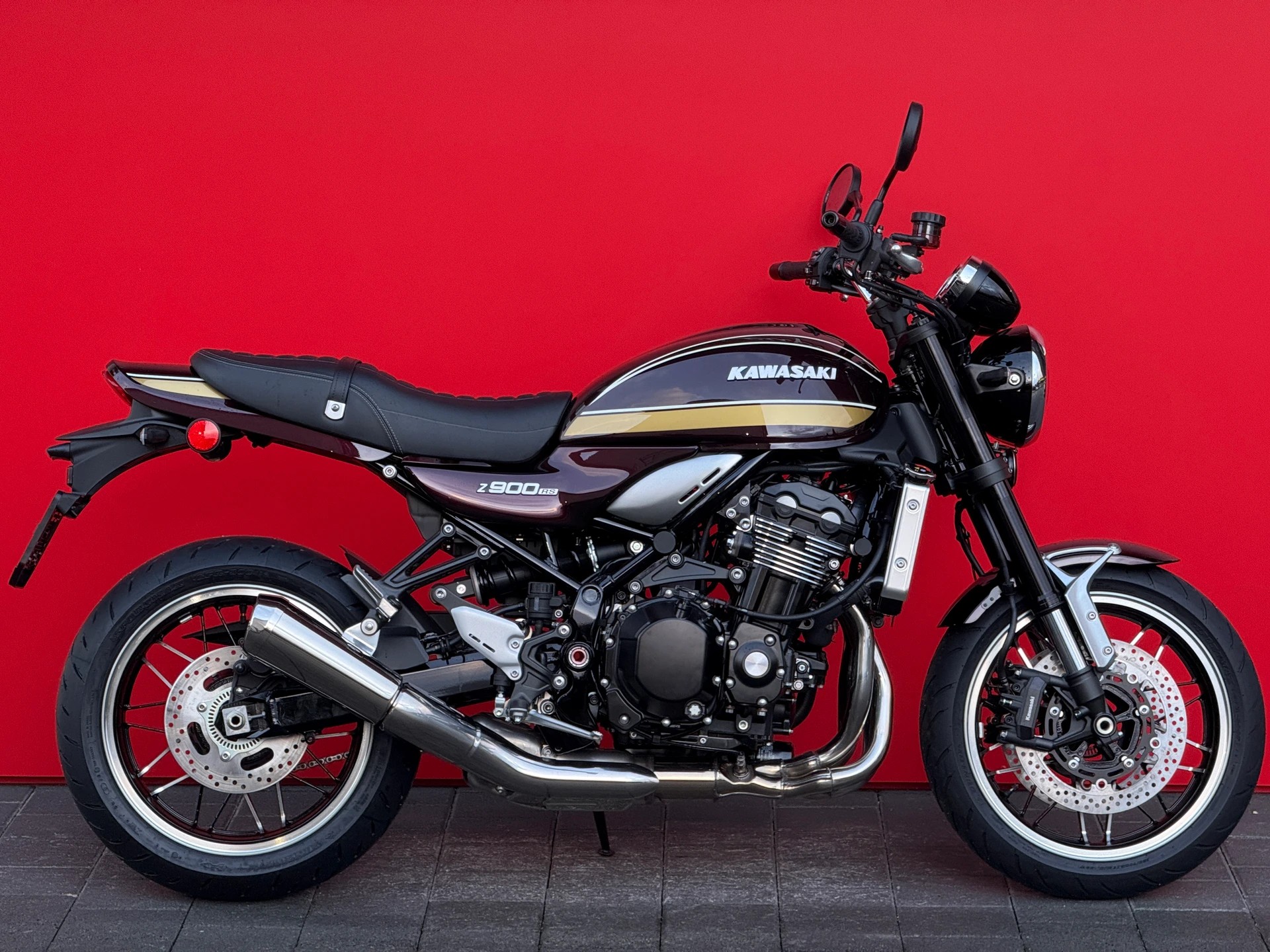 KAWASAKI Z 900 RS - 1