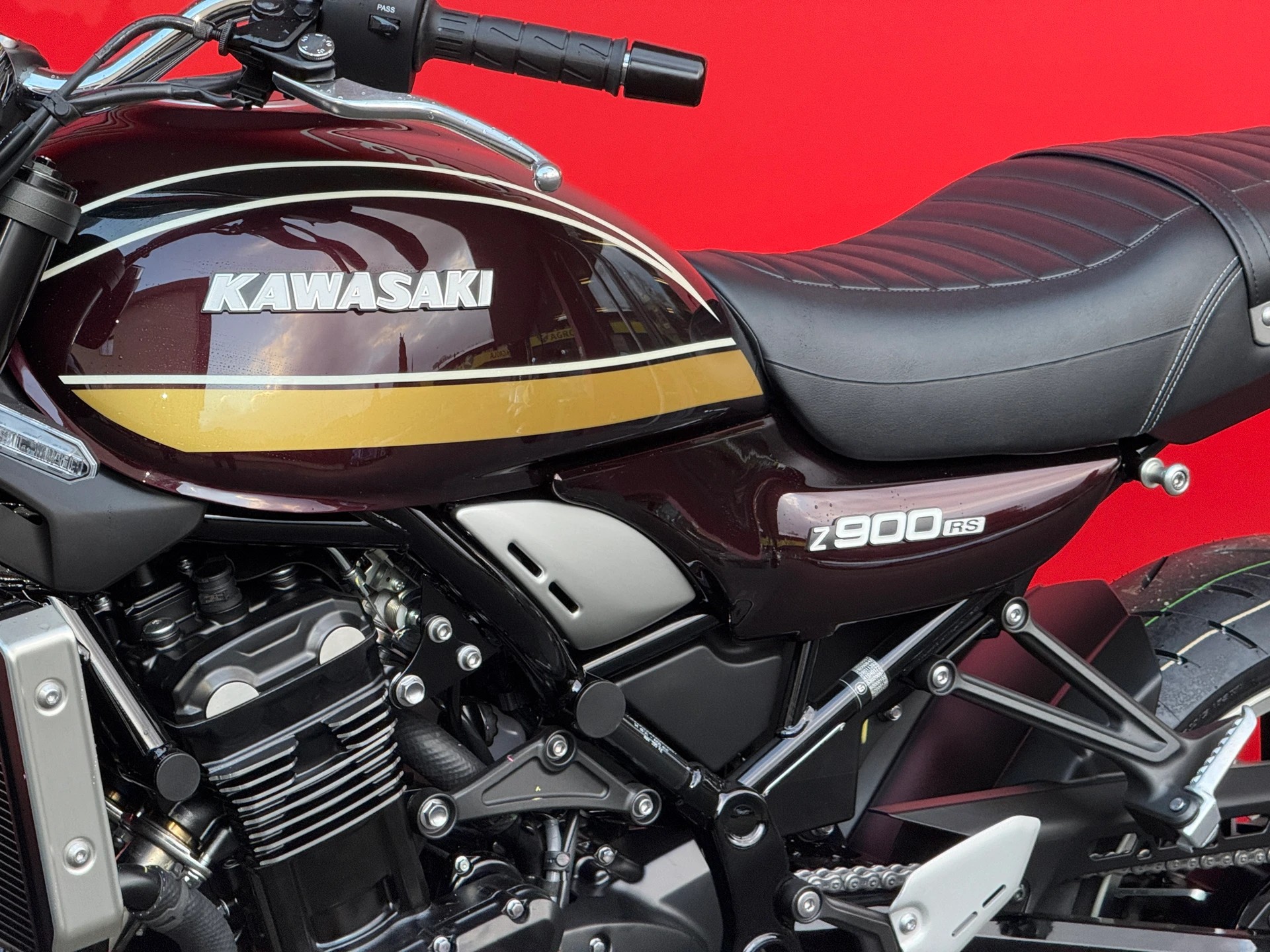 KAWASAKI Z 900 RS - 7