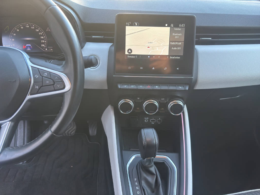 RENAULT Clio 1.0 TCe techno CVT - 10