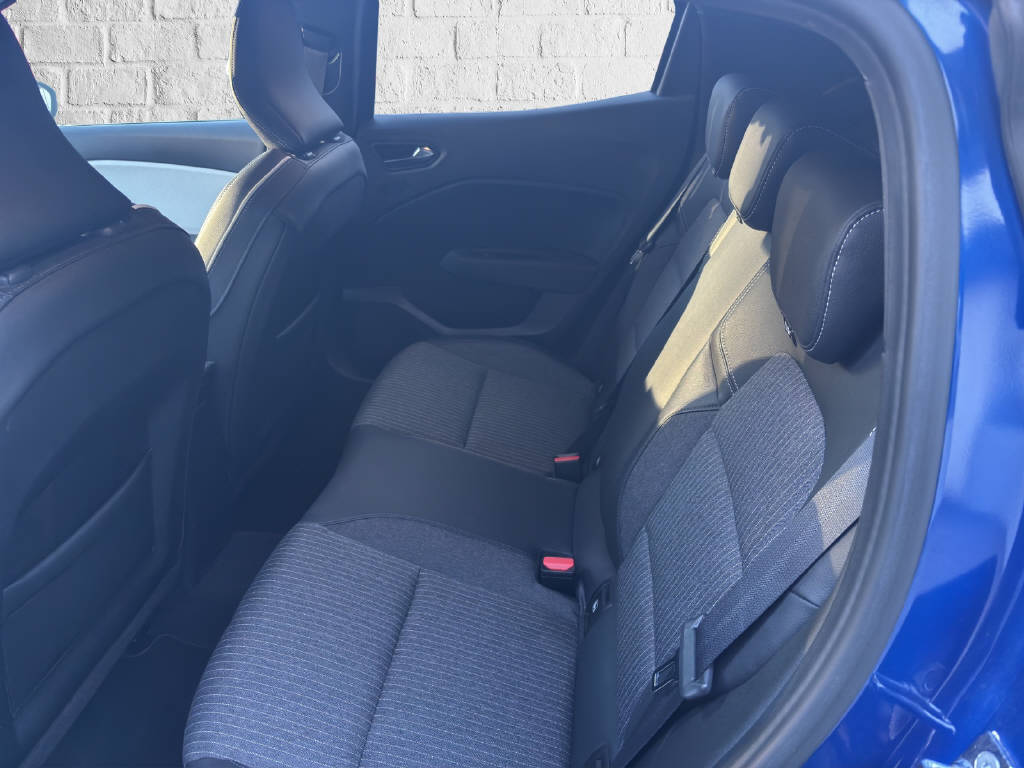 RENAULT Clio 1.0 TCe techno CVT - 11