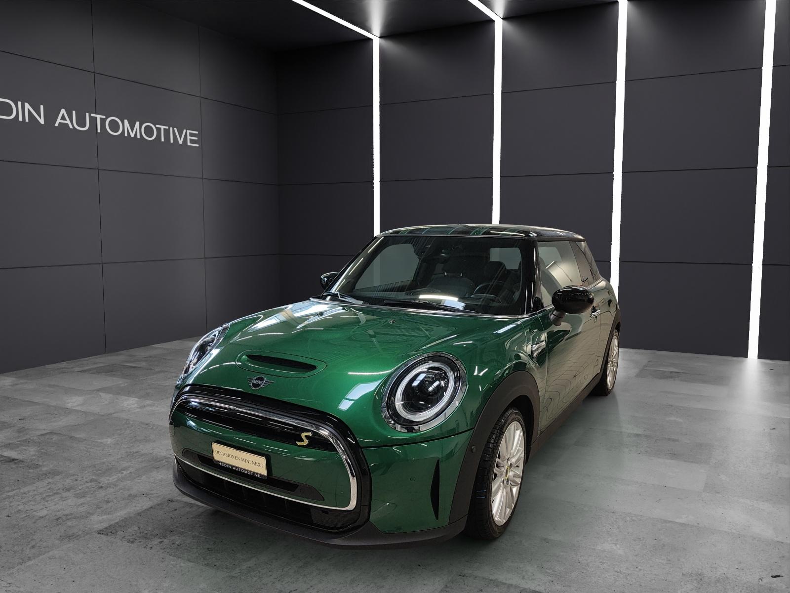 MINI F56 Cooper SE Attraktiven Leasingzinssatz ab 0,9 % bei Abschluss einer MINI Fahrzeugversicherung. Limousine