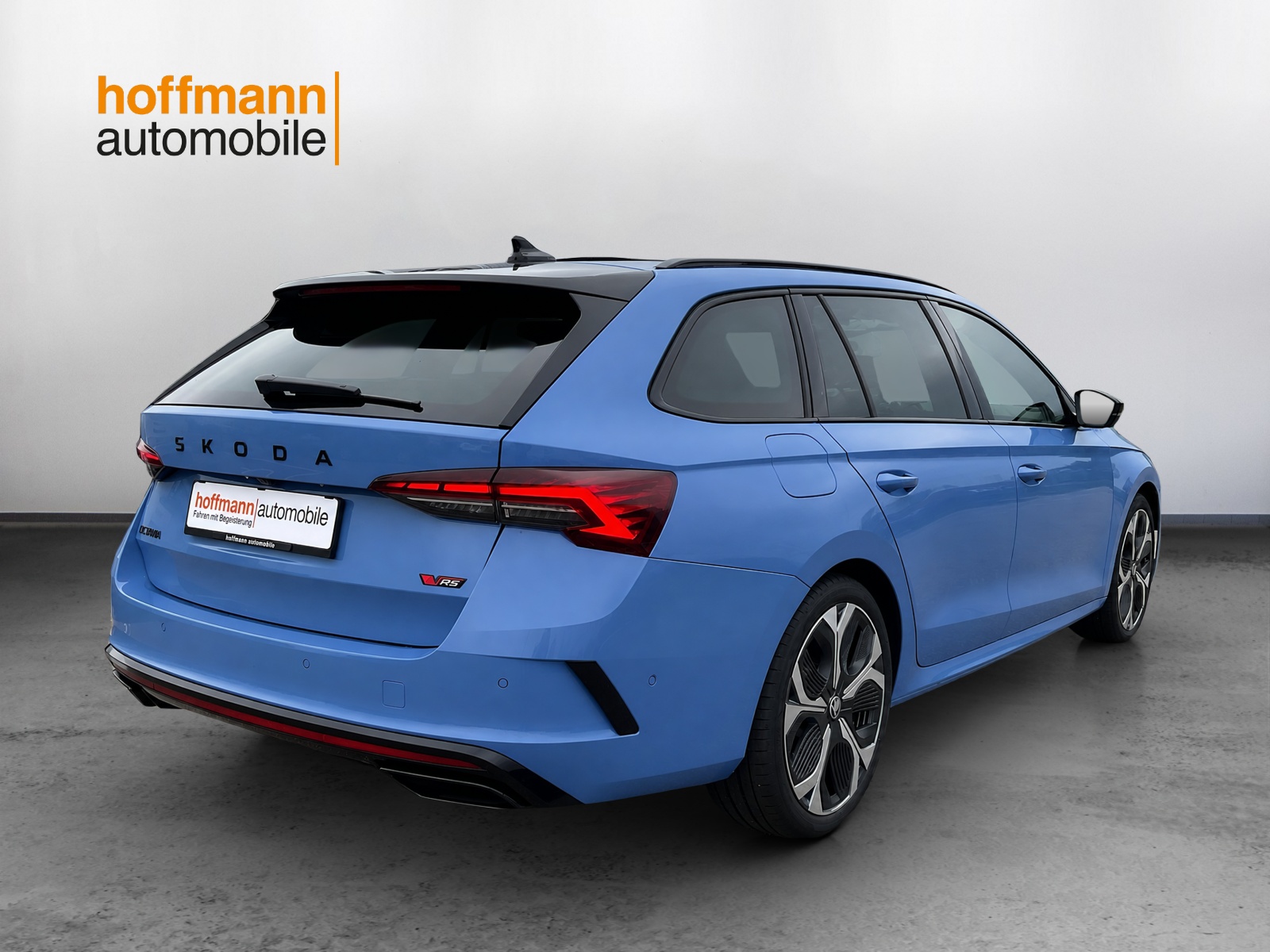 SKODA Octavia Combi 2.0 TSI DSG RS 30 Years Edition - 4