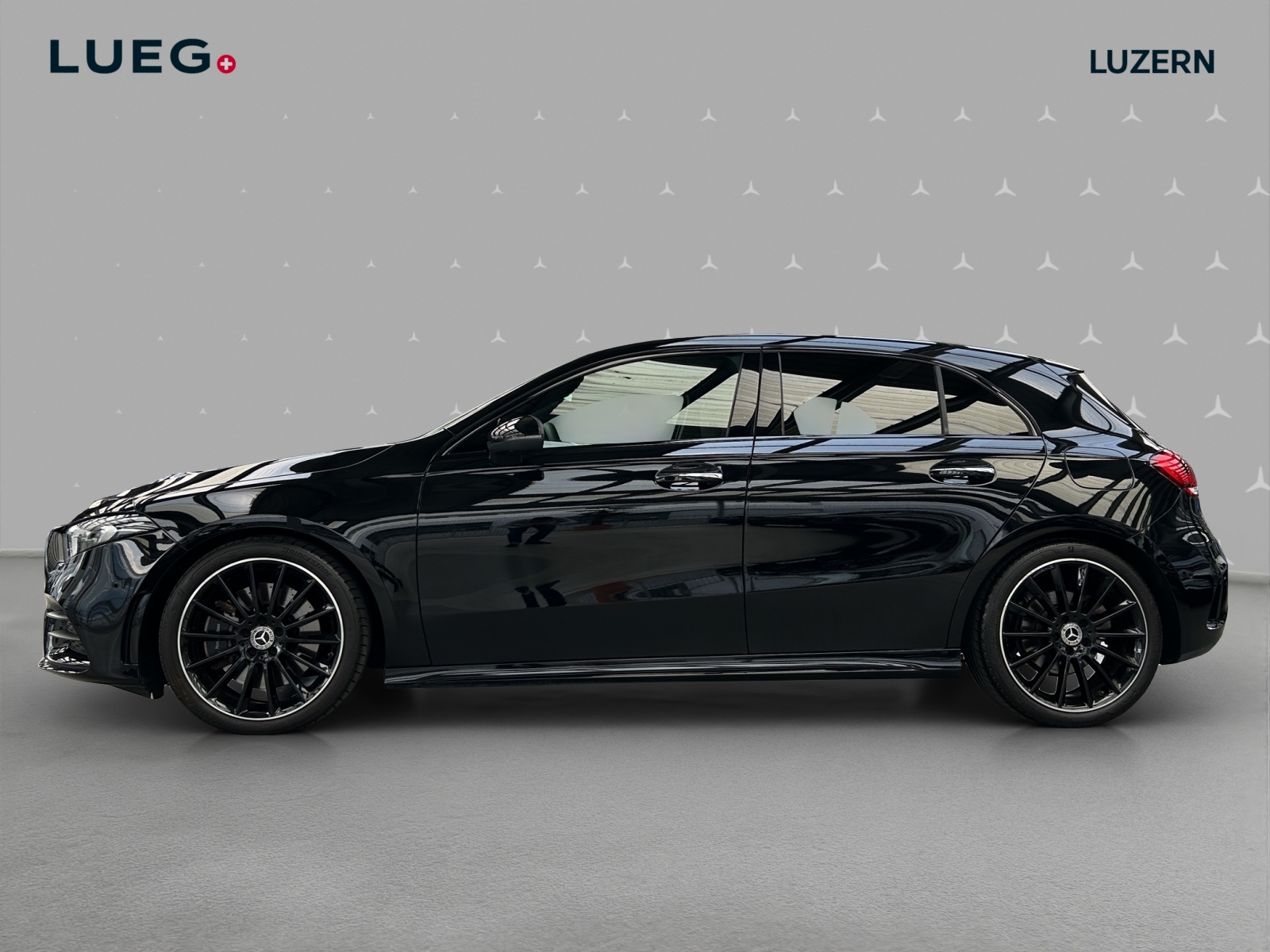MERCEDES-BENZ A 250 4Matic AMG Line 4Matic 7G-DCT - 2
