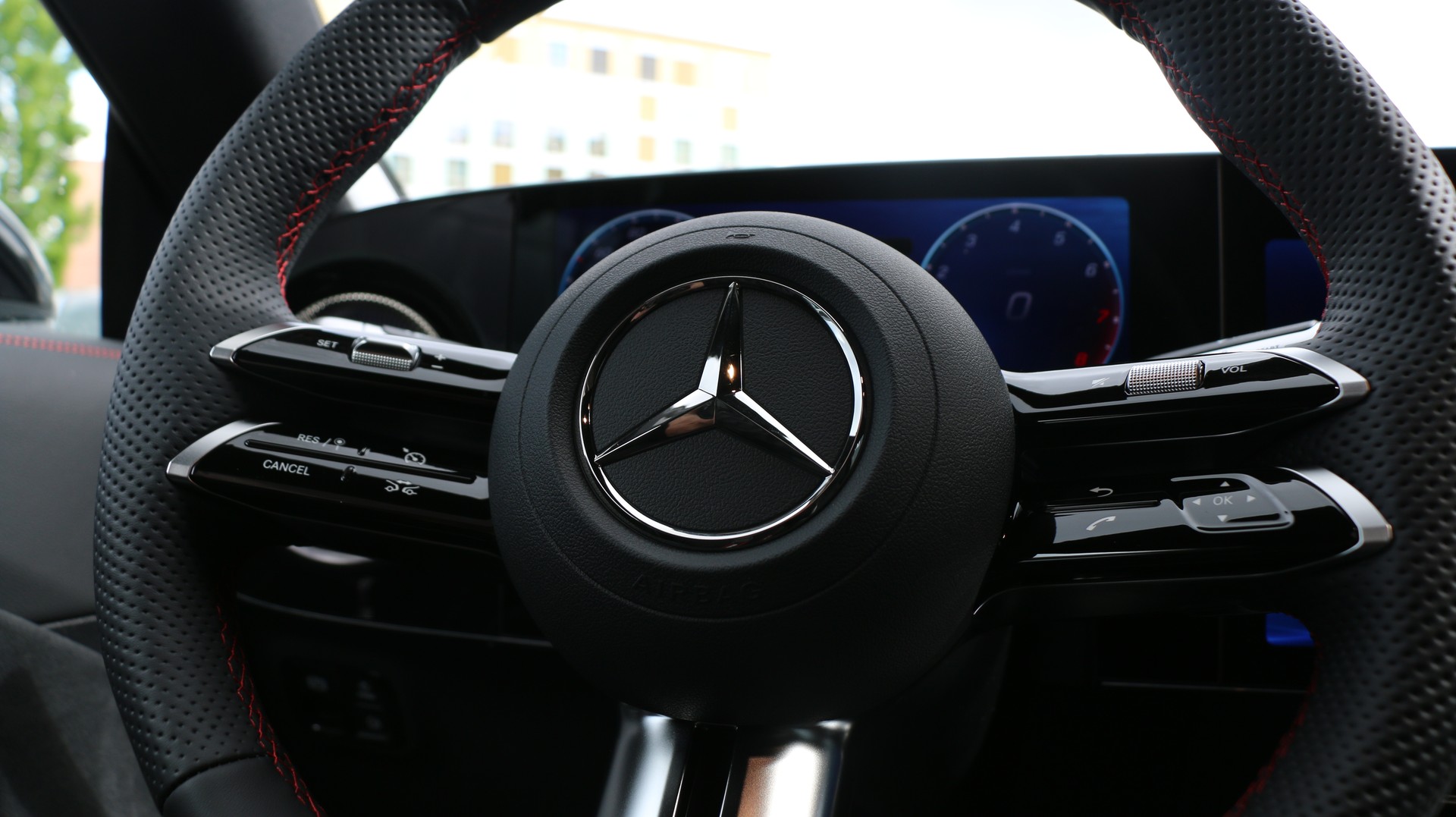 MERCEDES-BENZ CLA 220 4MATIC - 14