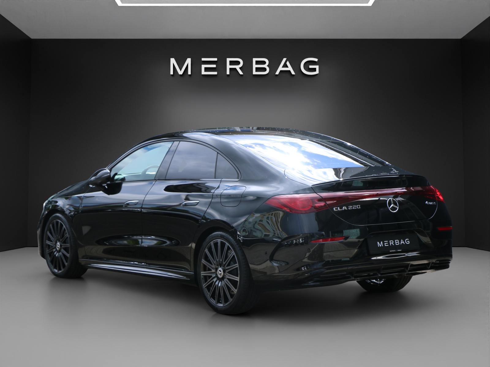 MERCEDES-BENZ CLA 220 4MATIC - 3
