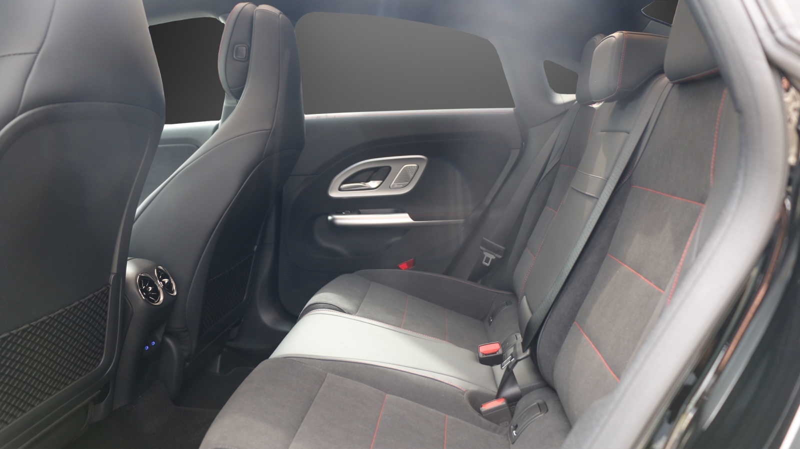 MERCEDES-BENZ CLA 220 4MATIC - 11