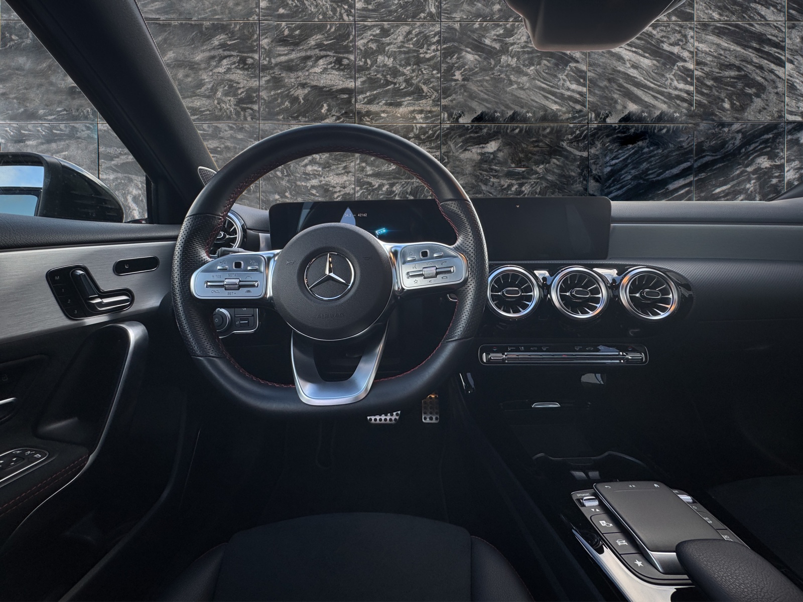 MERCEDES-BENZ A 200 4Matic AMG Line 8G-DCT - 11