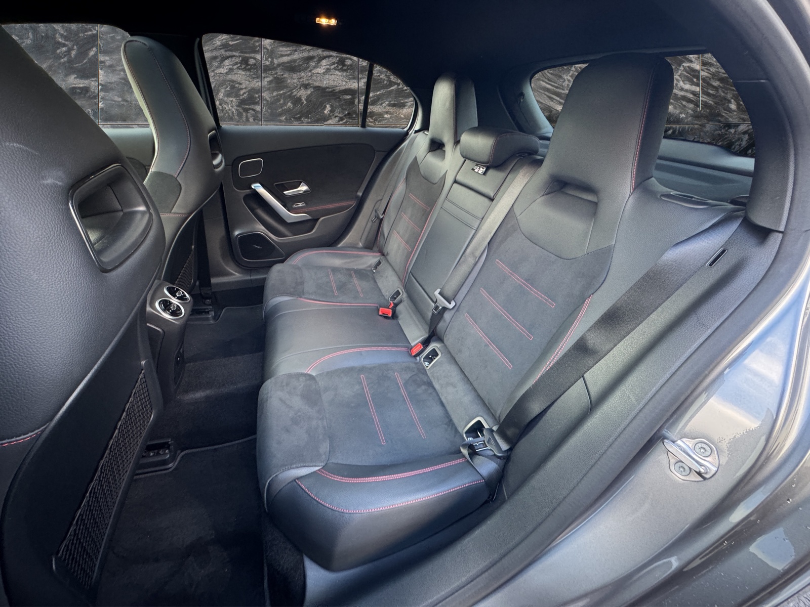 MERCEDES-BENZ A 200 4Matic AMG Line 8G-DCT - 15