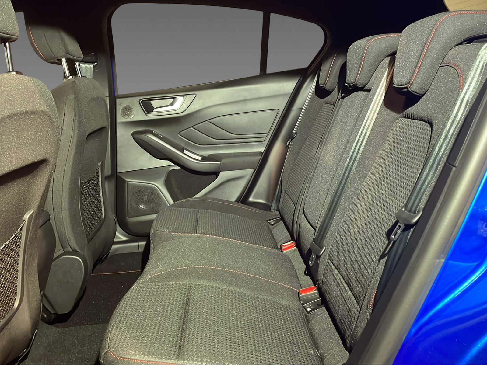 FORD Focus 1.0i EcoB Hybrid 155 ST-Line X - 12