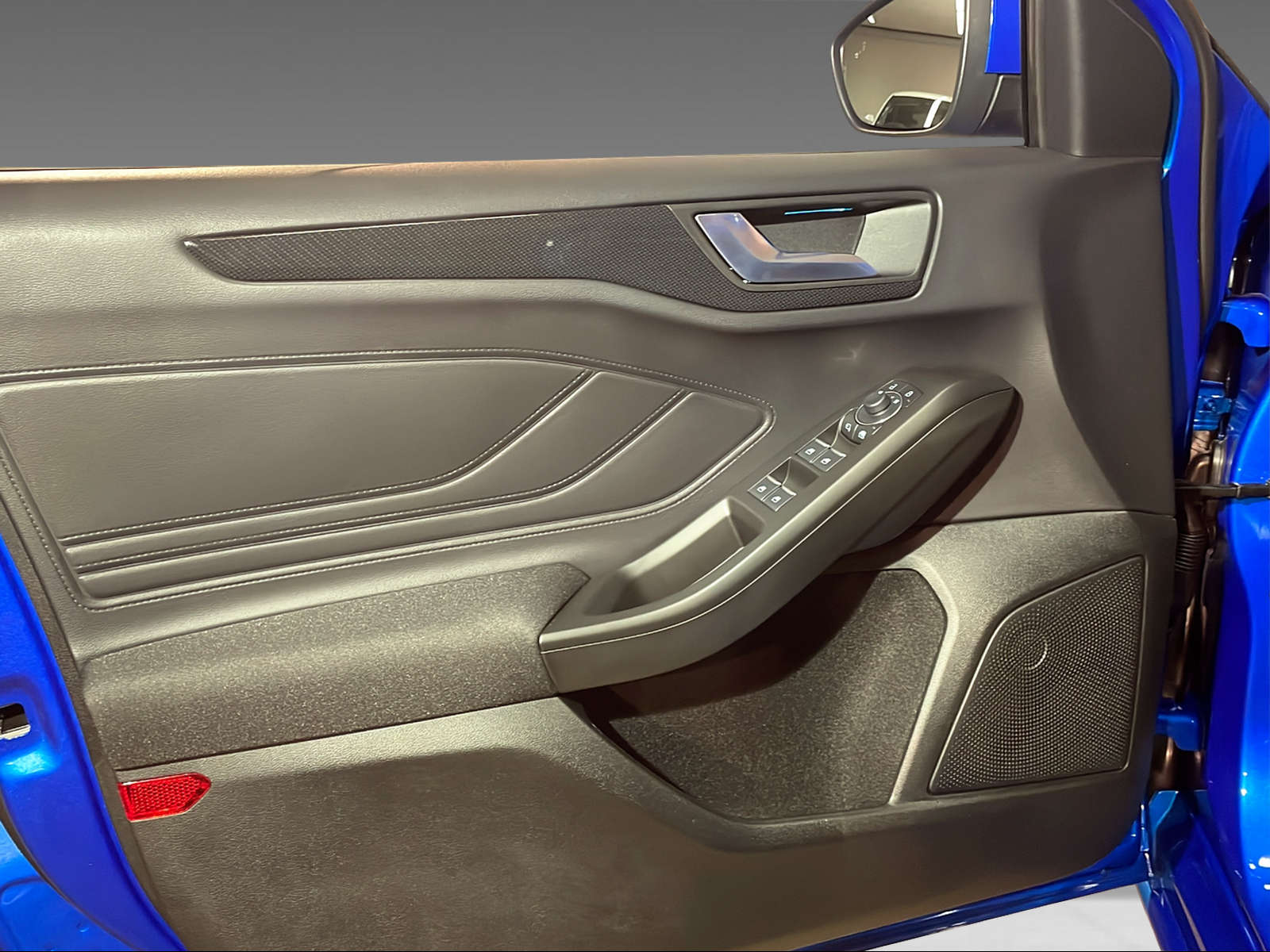 FORD Focus 1.0i EcoB Hybrid 155 ST-Line X - 11