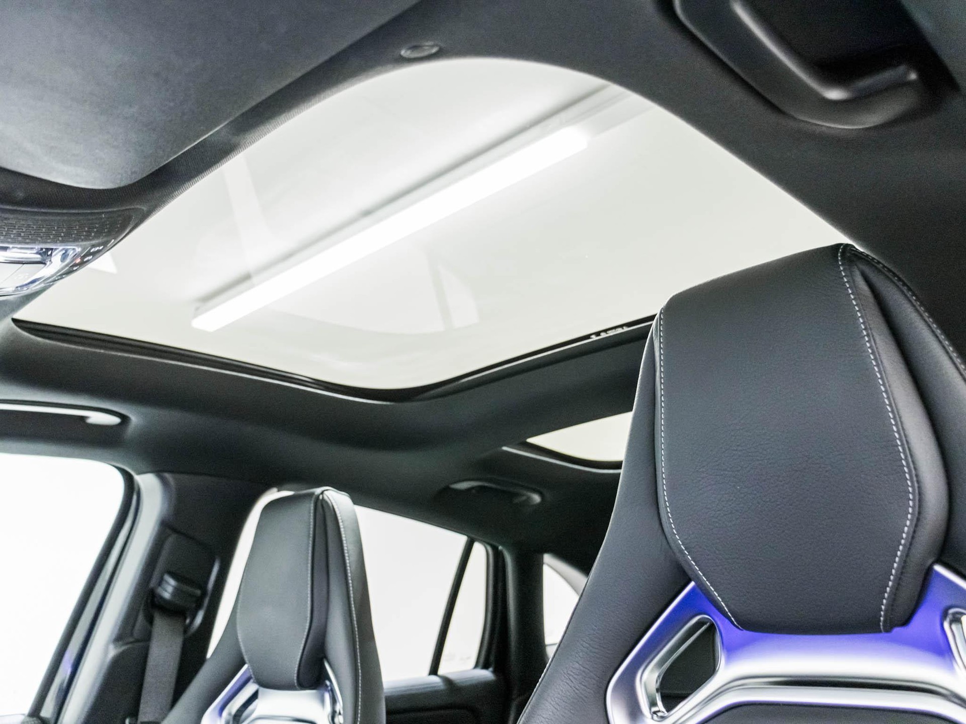 MERCEDES-BENZ GLA 35 AMG 4MATIC - 9