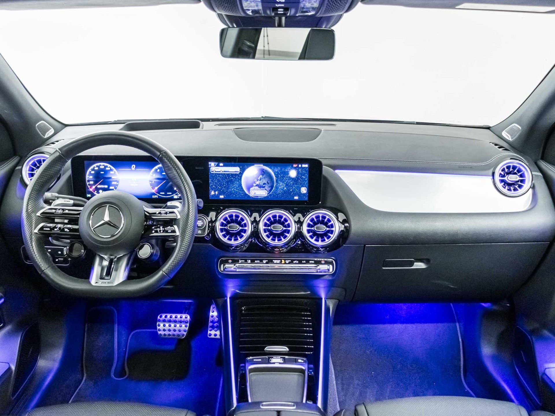 MERCEDES-BENZ GLA 35 AMG 4MATIC - 11