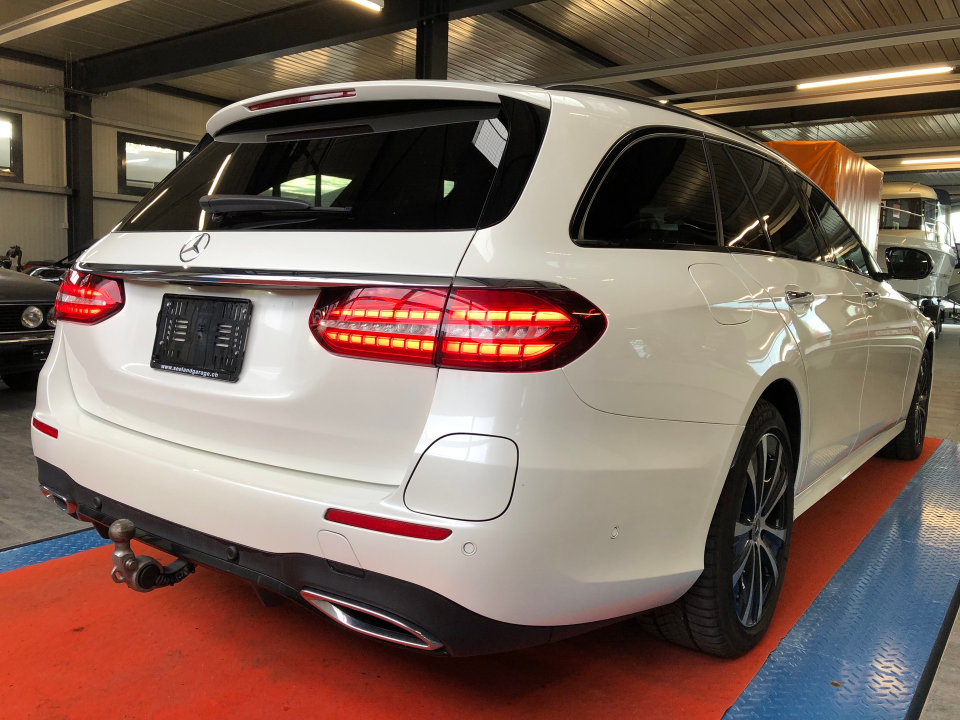 MERCEDES-BENZ E 300 de T 4Matic AMG Line 9G-Tronic - 9
