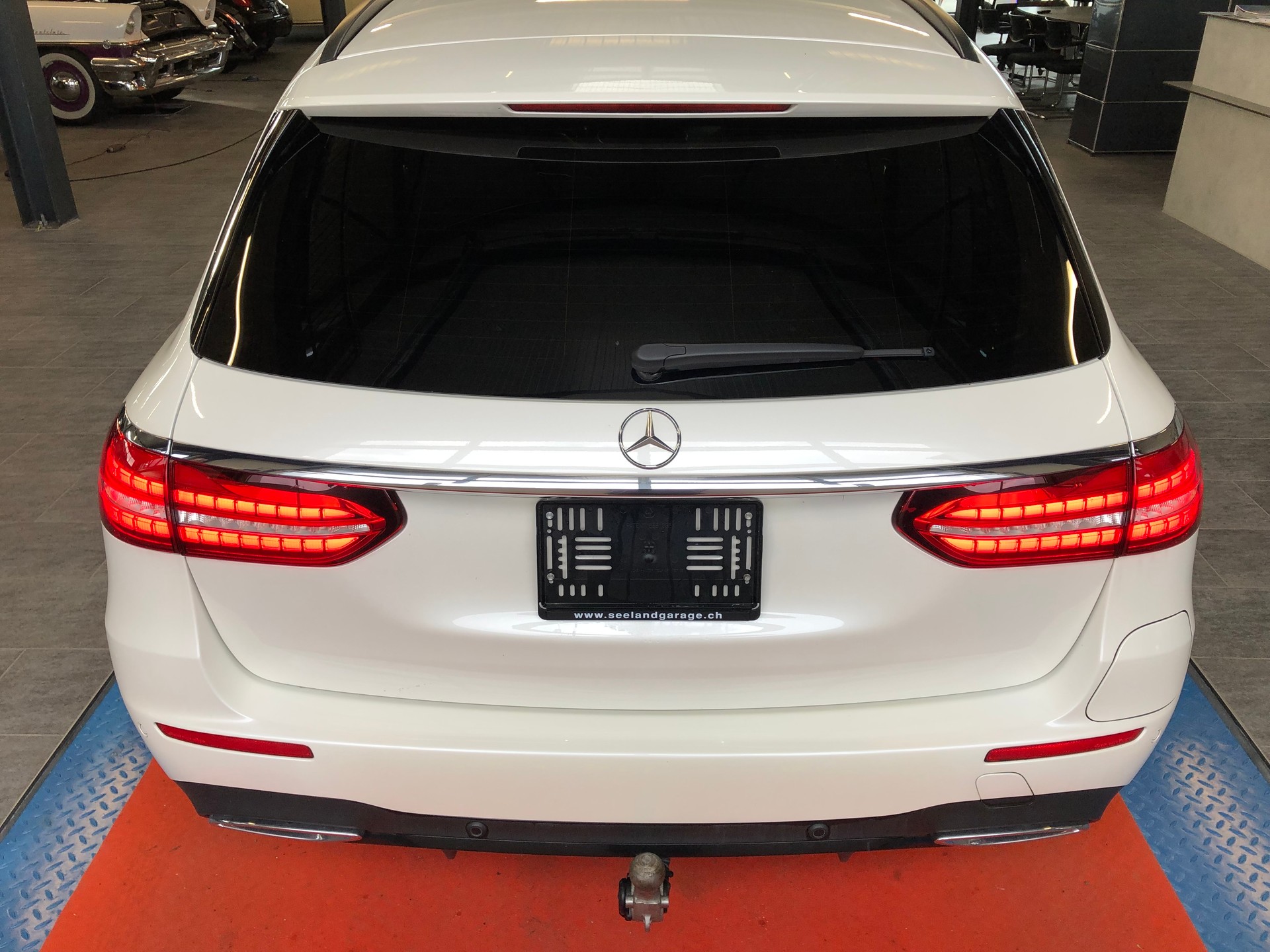 MERCEDES-BENZ E 300 de T 4Matic AMG Line 9G-Tronic - 8