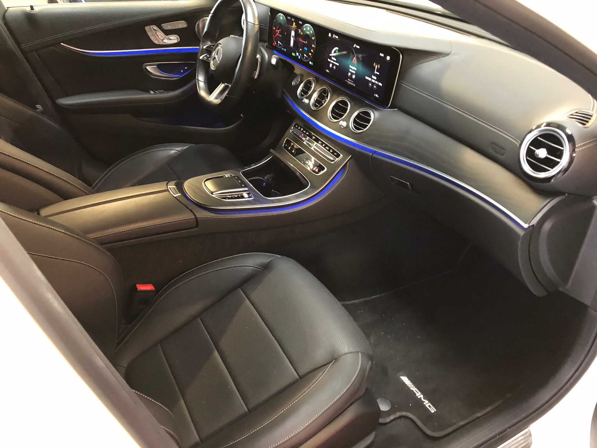 MERCEDES-BENZ E 300 de T 4Matic AMG Line 9G-Tronic - 13